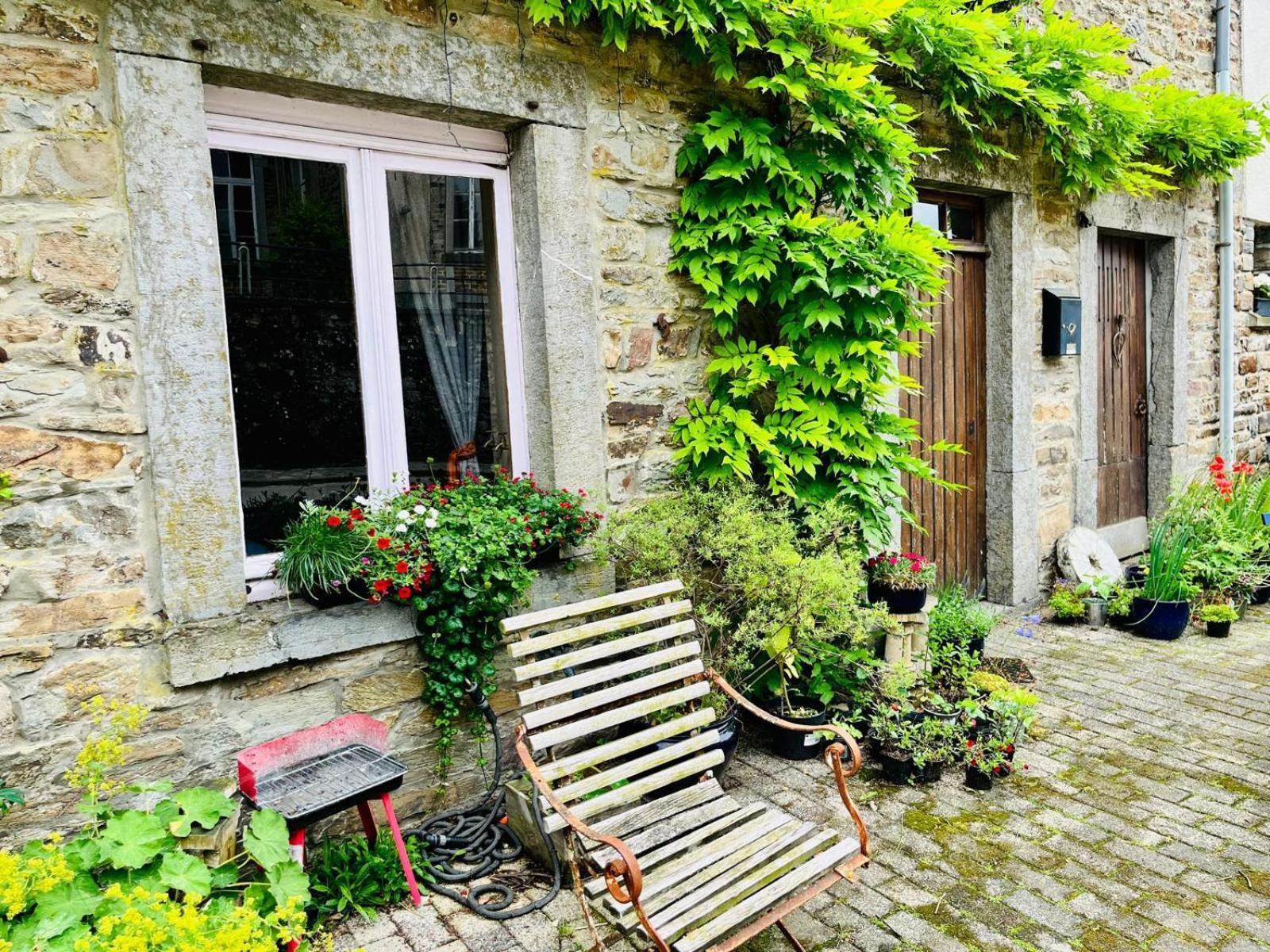 Sous Les Feuilles Redu Exterior foto